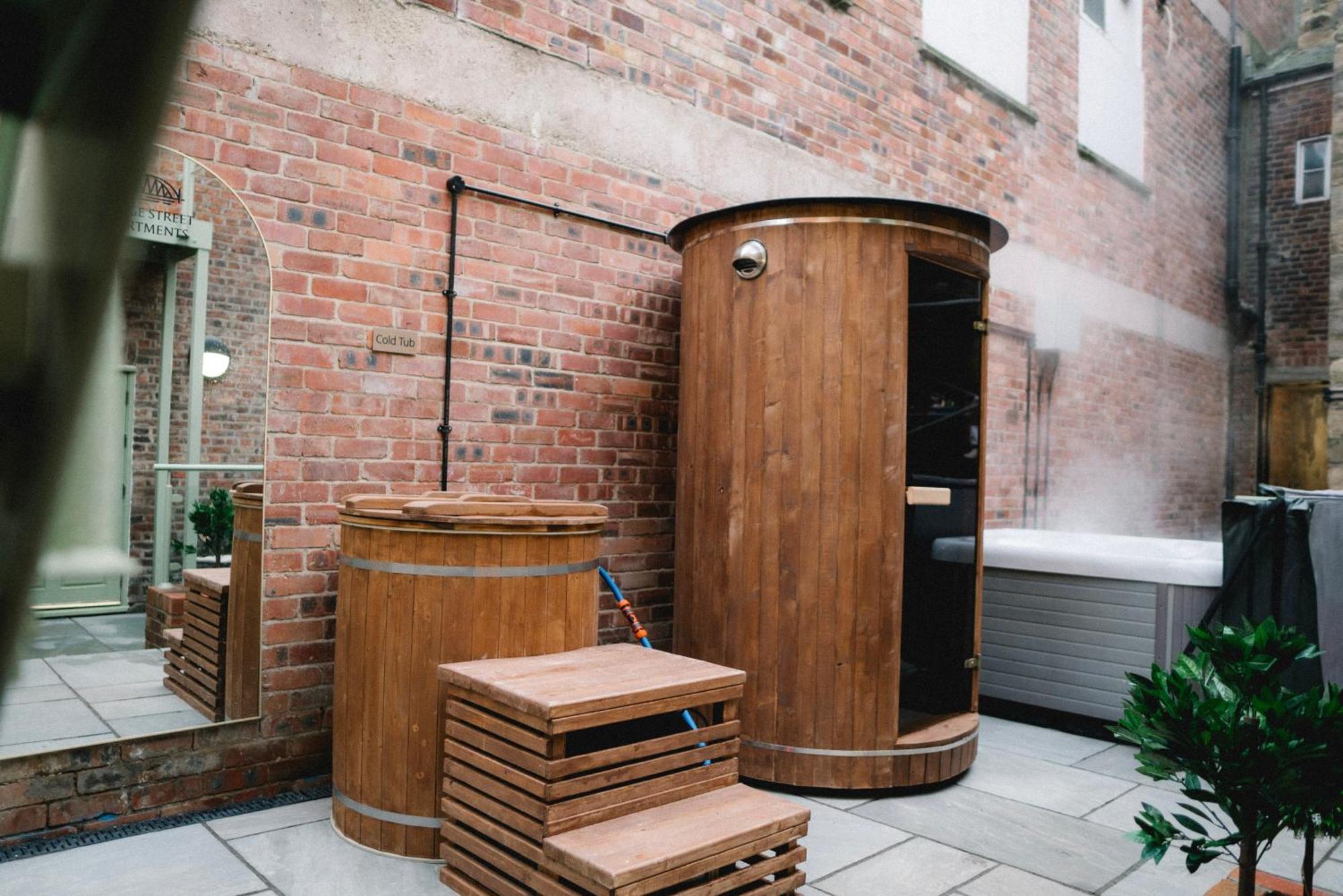 Magistrates Penthouse Suite - Town Centre Apartments With Spa Morpeth Exterior photo