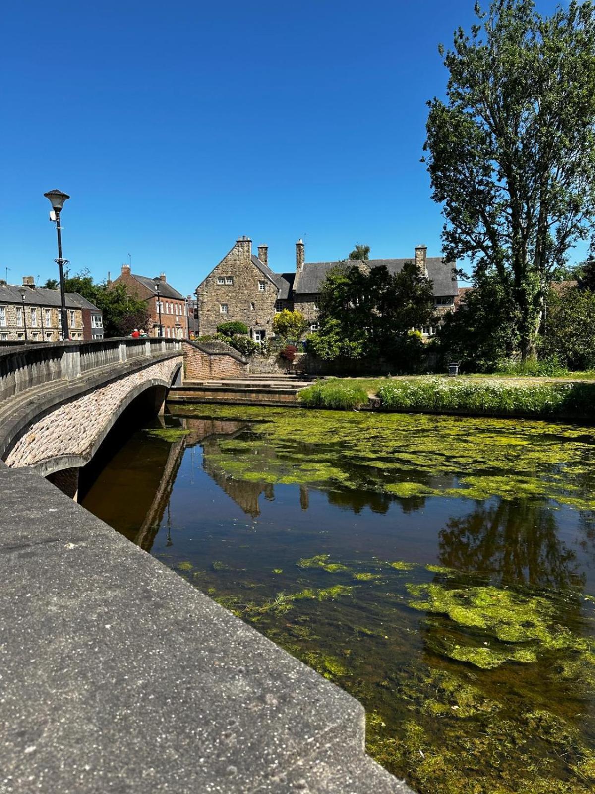 Magistrates Penthouse Suite - Town Centre Apartments With Spa Morpeth Exterior photo